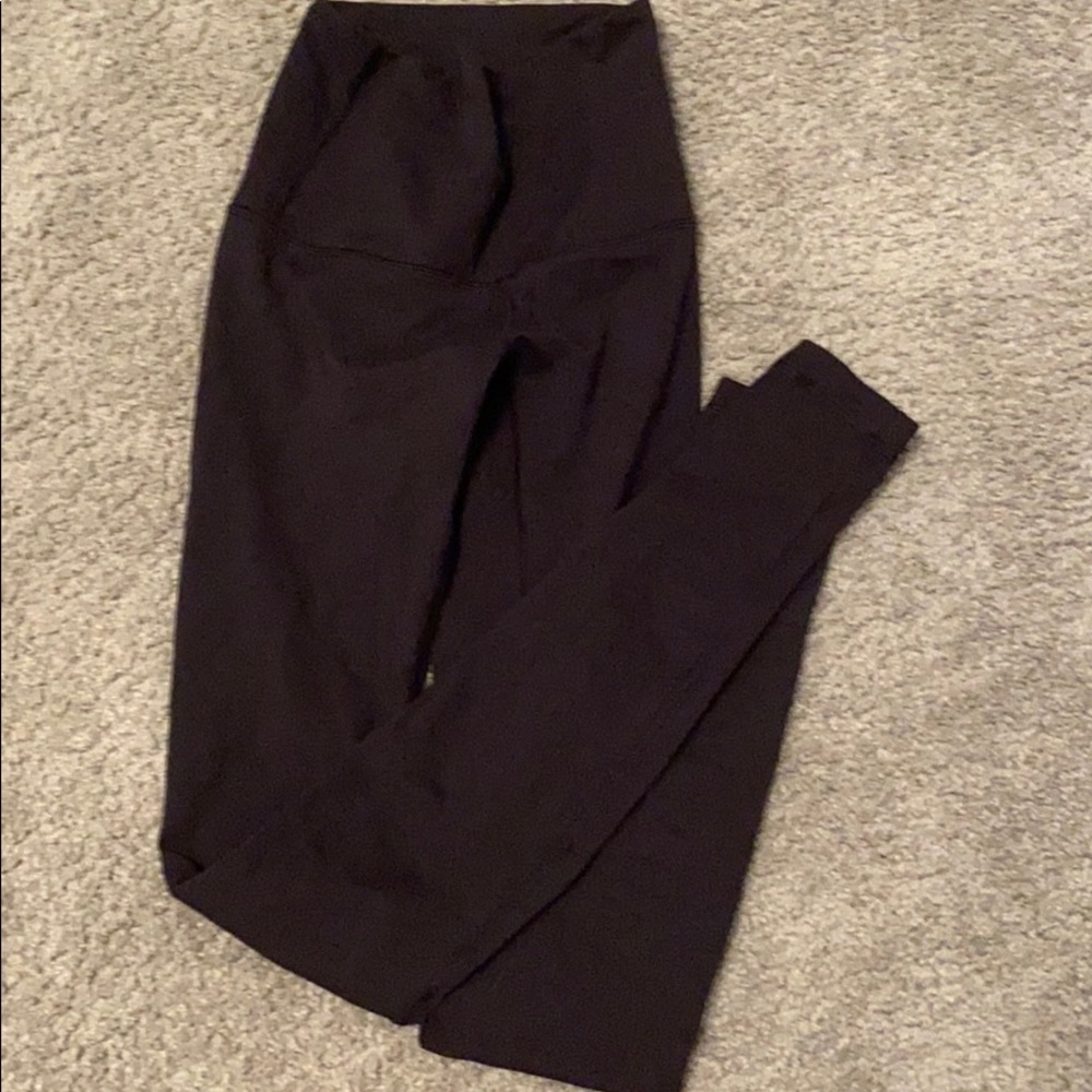 black lululemon leggings